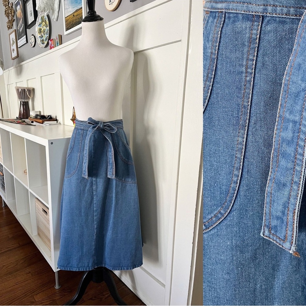 Vintage 1970s Hi Hi A-Line Denim Wrap Skirt with Pocket Detail - Size S/M